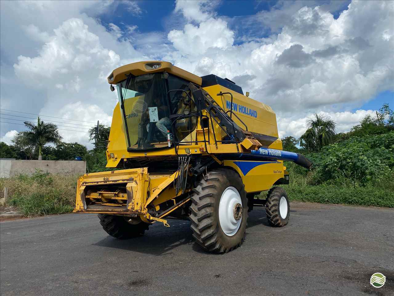 COLHEITADEIRA NEW HOLLAND TC 5090 Gomagril Máquinas Agrícolas TANGARA DA SERRA MATO GROSSO MT